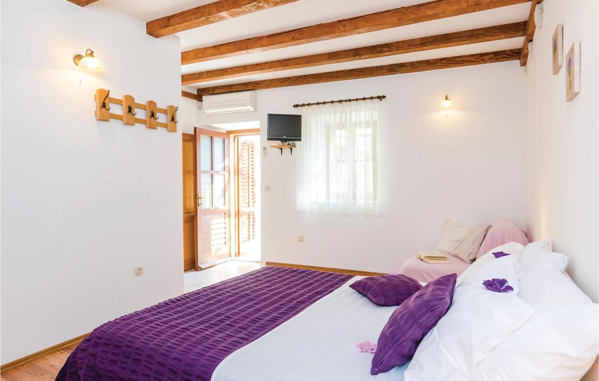 Cozy Home In Slano With Wifi Luaran gambar