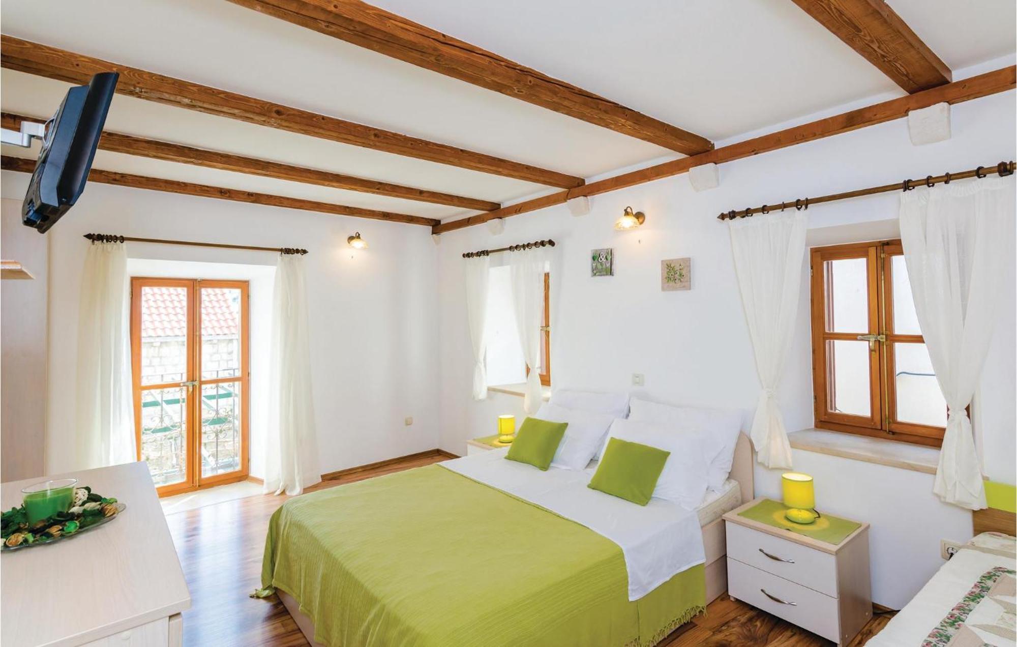 Cozy Home In Slano With Wifi Luaran gambar