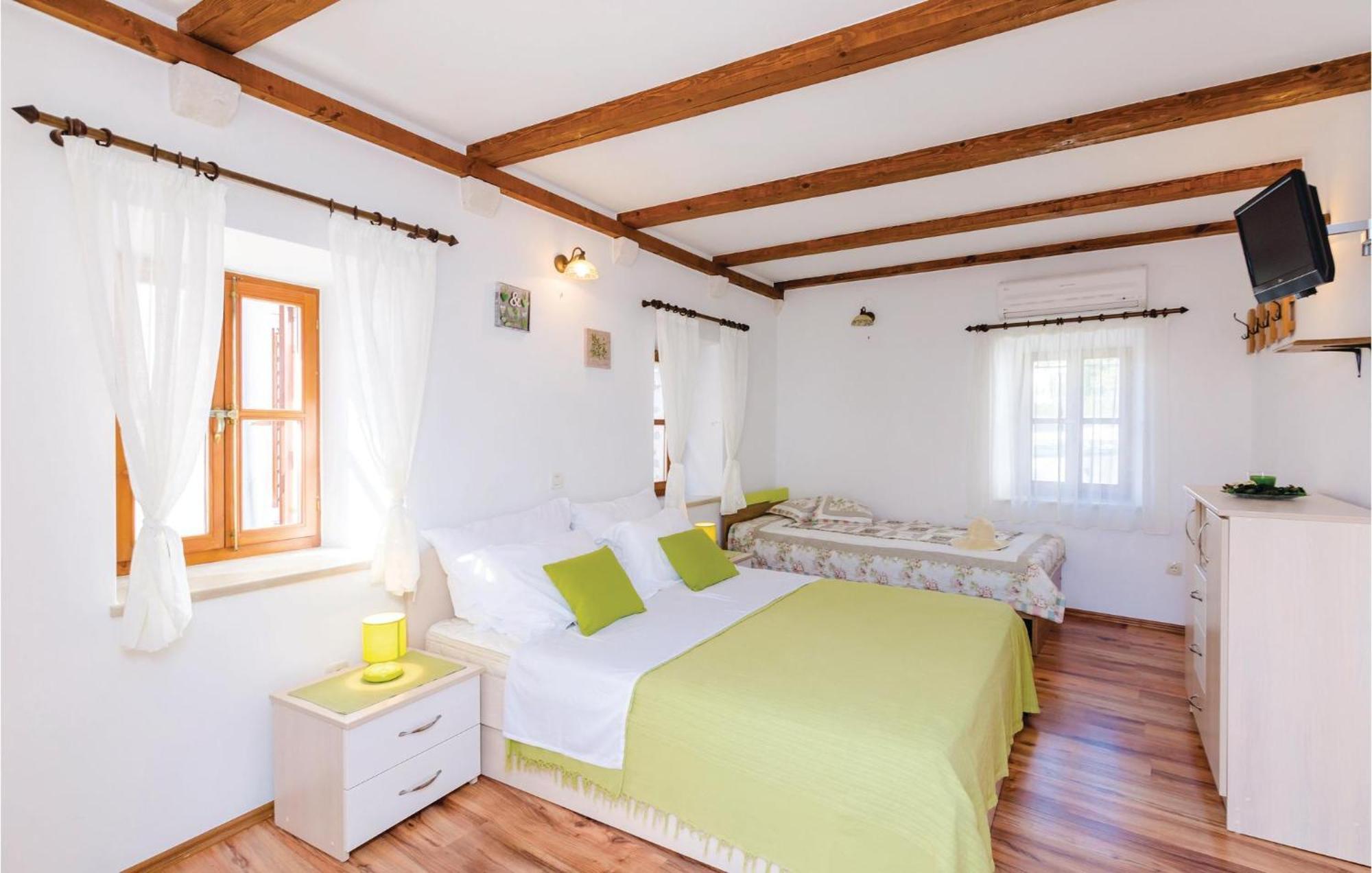 Cozy Home In Slano With Wifi Luaran gambar