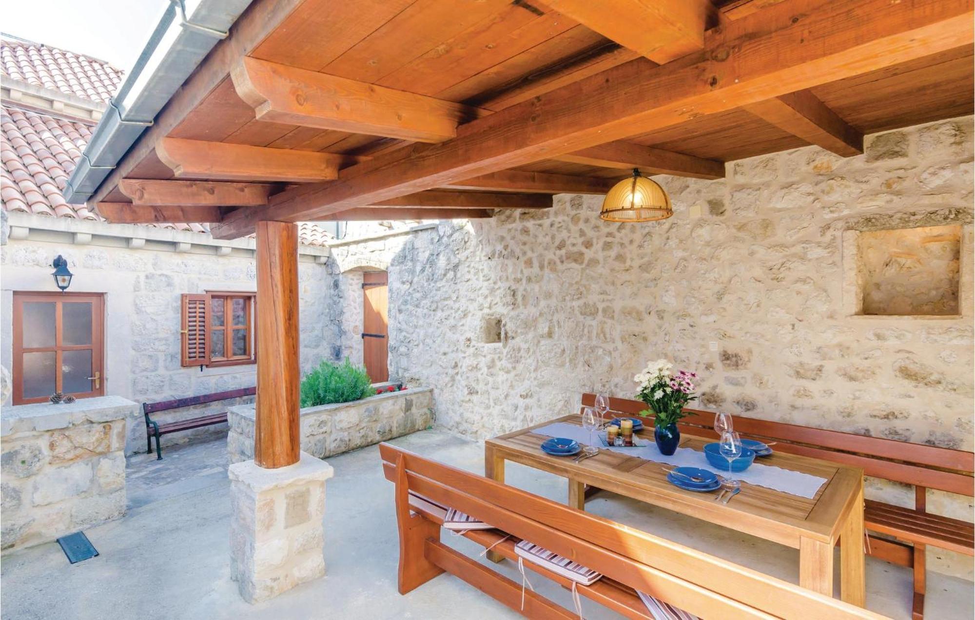 Cozy Home In Slano With Wifi Luaran gambar